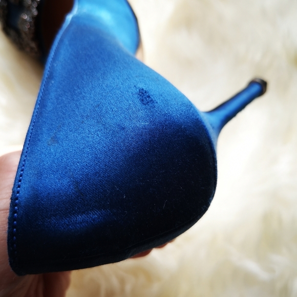 Signiture Manolo Blaknik Hangisi 105mm Satin pumps - Picture 9 of 11